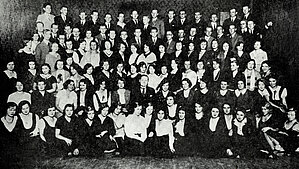 8.att. LU jauktais koris "Dziesmuvara" savās telpās Palasta ielā 9.1932. gads. Foto: LU Muzeja krājums, LUM3128