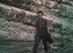 1. attēls. Daugavas krastā pie Pļaviņām ap 1964. gadu. Kadrs no dokumentālās filmas: no Latvijas Valsts kinofotofonodokumentu arhīva