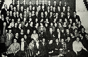 4.att. Alfrēds Kalniņš nodod LU jauktā kora "Dziesmuvara" vadību Ādolfam Ābelem 1927. gada rudens. Foto: LU Muzeja krājums, LUM3128