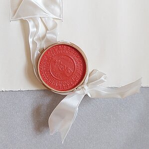 Diploma zīmogs koka ietvarā. LU Muzeja krājums.