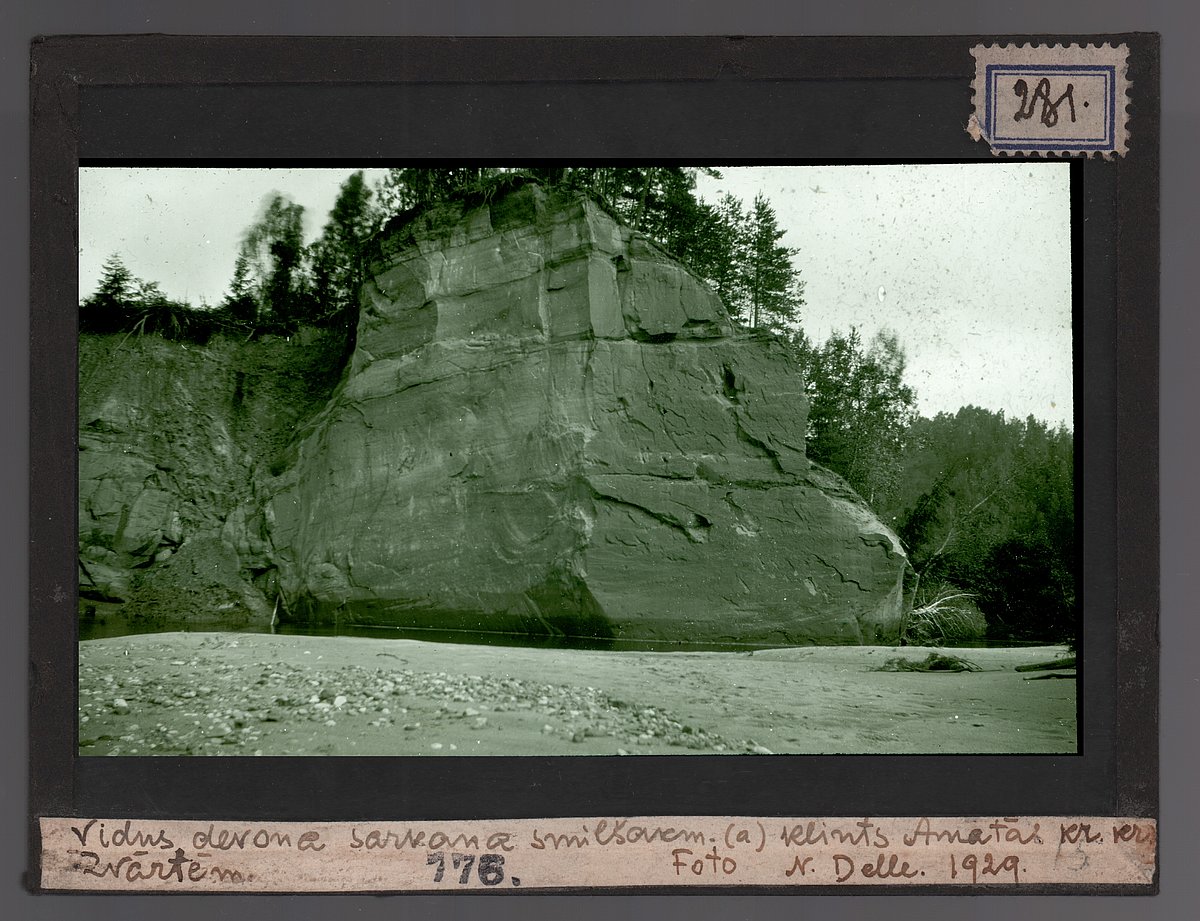 Zvārtas iezis. 1929. gads. Stikla diapozitīvs, autors: N. Delle.