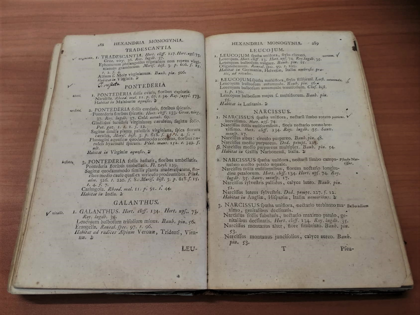 Caroli Linneai “Species Planetarium” pirmizdevuma atvērums 1. sējumā